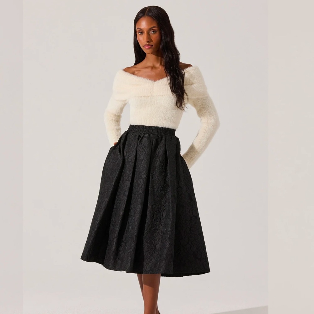 ASTR The Label  Andolina Jacquard Midi Skirt size XS Black